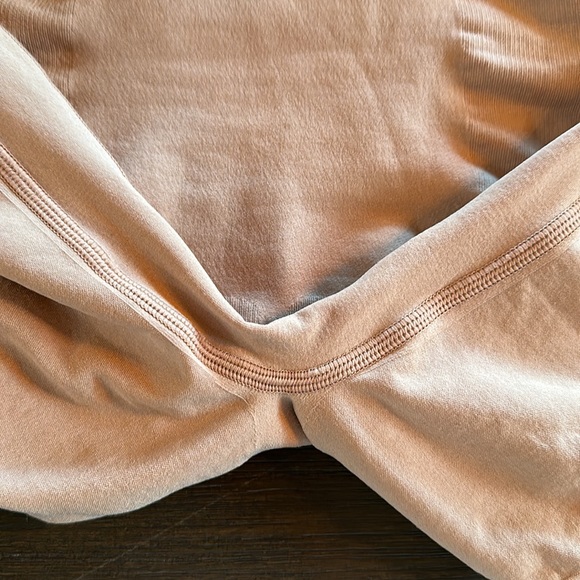 SKIMS SEAMLESS SCULPT BODYSUIT MID THIGH in Ochre Size XS - Picture 9 of 9